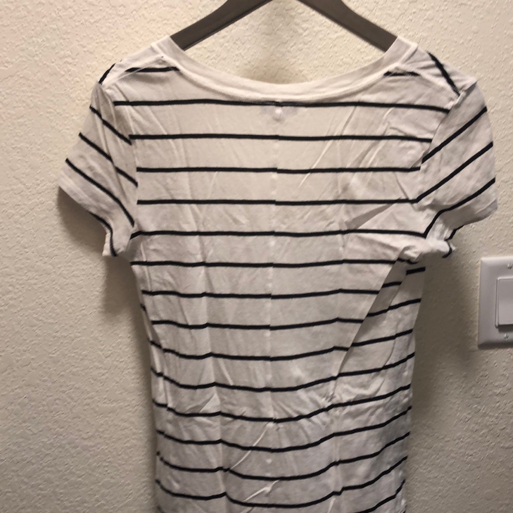 Express Basic Tee - Picture 3 of 3